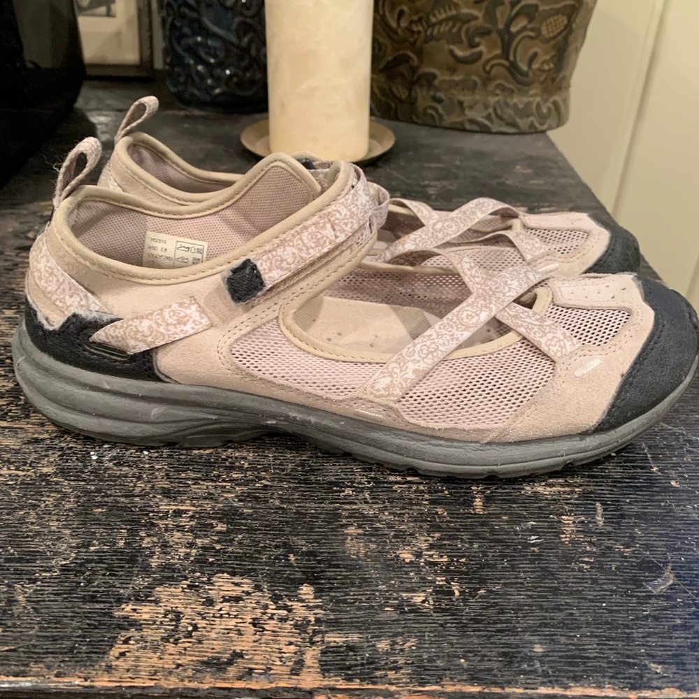 Hiking shoes from Lands’ end